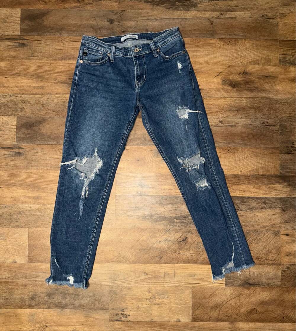 Kancan women’s distressed Russell boyfriend blue jeans